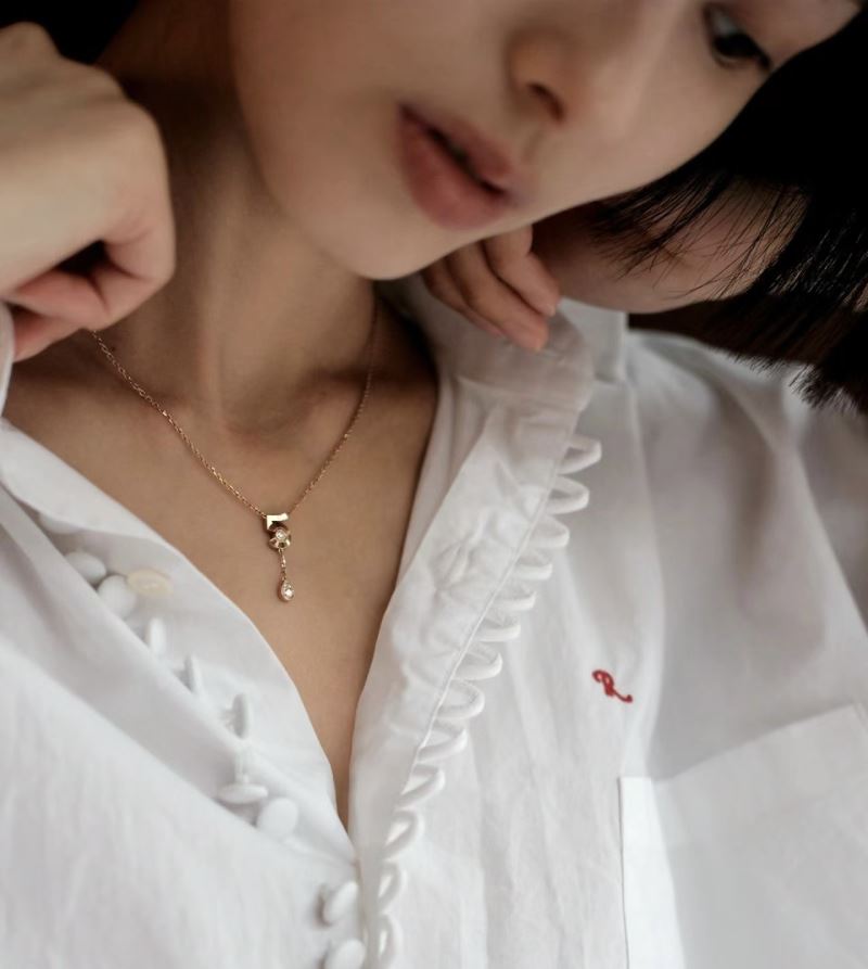 Ch**el necklaces